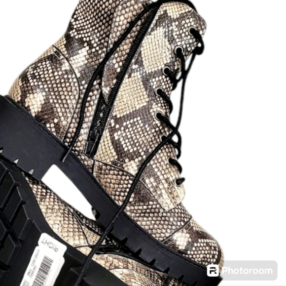 New Chelsea & Violet Snake Print Leather Heels Boots Sz 8.5 - Picture 10 of 15